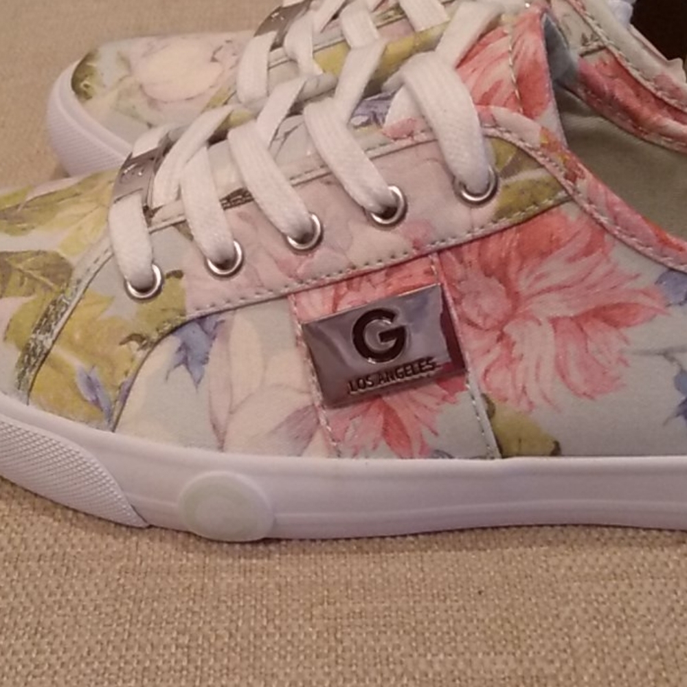 GBG Los Angeles White/Floral Ladies ATHL Sneaker - Picture 3 of 6
